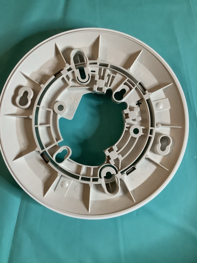 System Sensor - B300-6/B300-6-IV 6" Plug In Detector Base