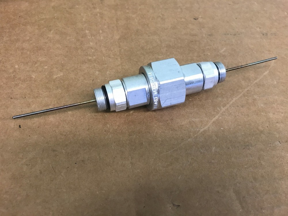 NEW THOMAS & BETTS  ETE625LR LOCKING ROTATIONAL ENTRY TO ENTRY