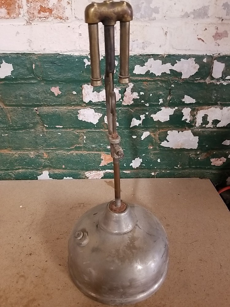 Vintage Coleman Quick Lite Lamp No Globe