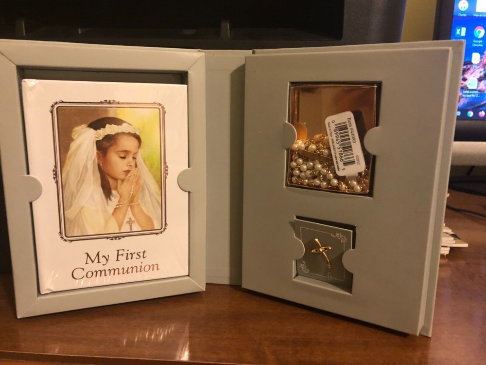 4PC GIRL COMMUNION FOLDER SET GREY W/BOOK, ROSARY, PIN brand new