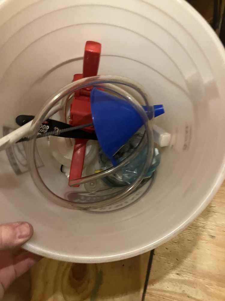 Beer brewing kit