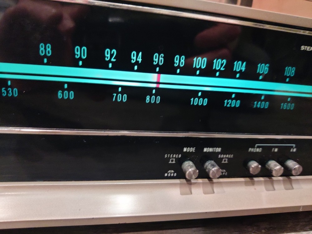 VINTAGE Sony HP -170A AM/FM Solid-State W/ Turntable