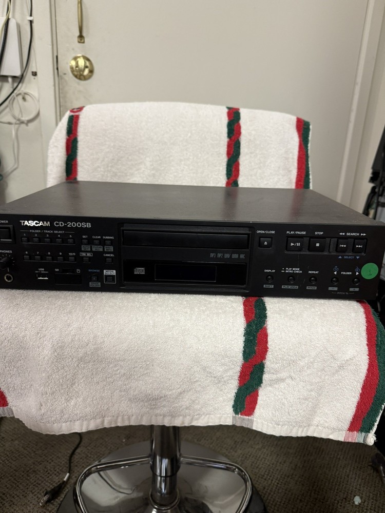 Tascam CD-200SB Professional CD / Solid-State Media Player UNTESTED SOLD AS IS