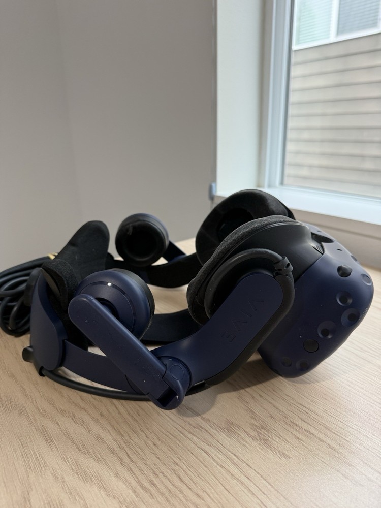 HTC VIVE Pro VR Blue Headset With Cable & Black Controllers - Read Please