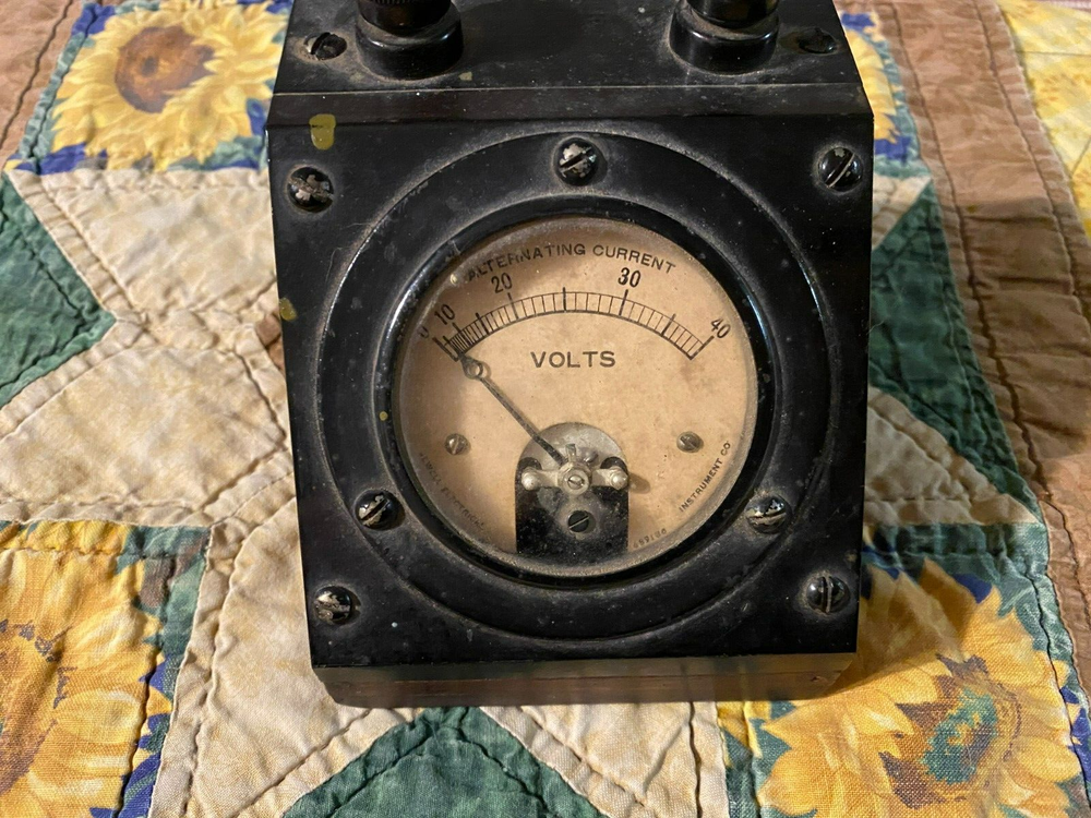 VINTAGE JEWELL ELECTRICAL INSTRUMENT VOLTMETER untested