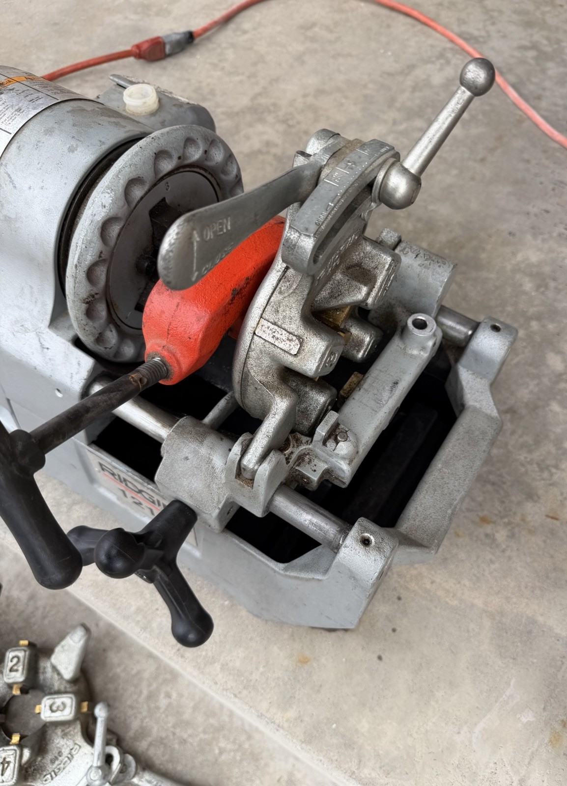 RIDGID 1210 PIPE THREADING MACHINE 110V WITH POWER CORD PEDAL ETC WORKS (READ)