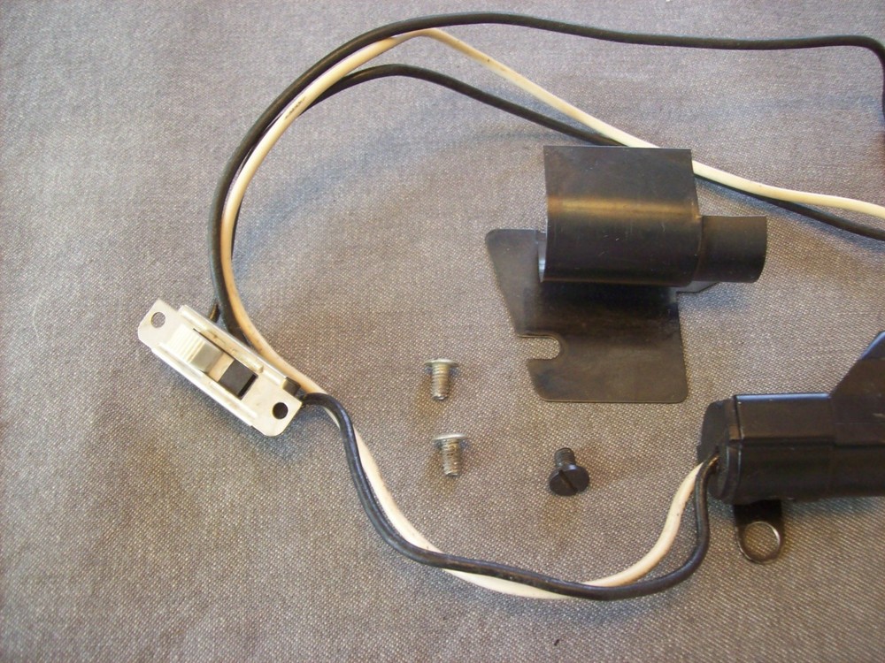 Singer Touch & Sew 620 Sewing Machine Light Socket Unit with Switch & Misc Parts
