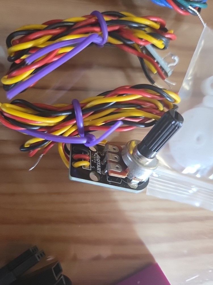 NEW Hummingbird Bit Robotics Base Kit with Microbit Bird Brain Technologies duo
