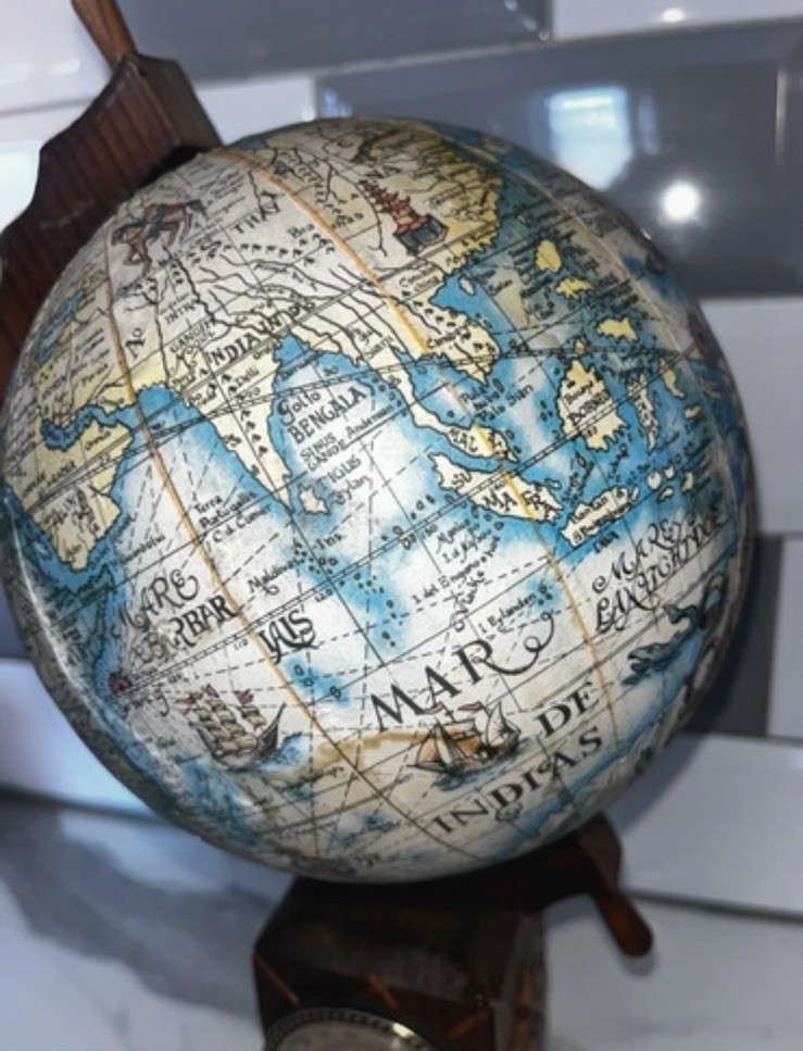recuerdo de mallorca globe