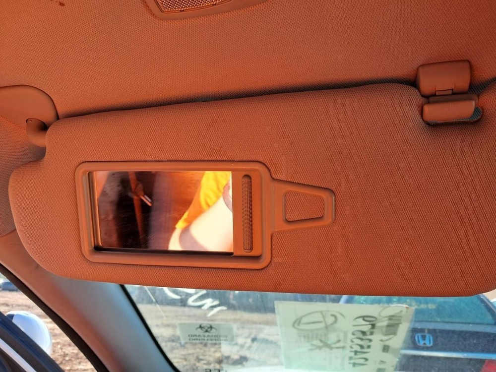 OPTIMAKIA 2015 Glove Box 4765526