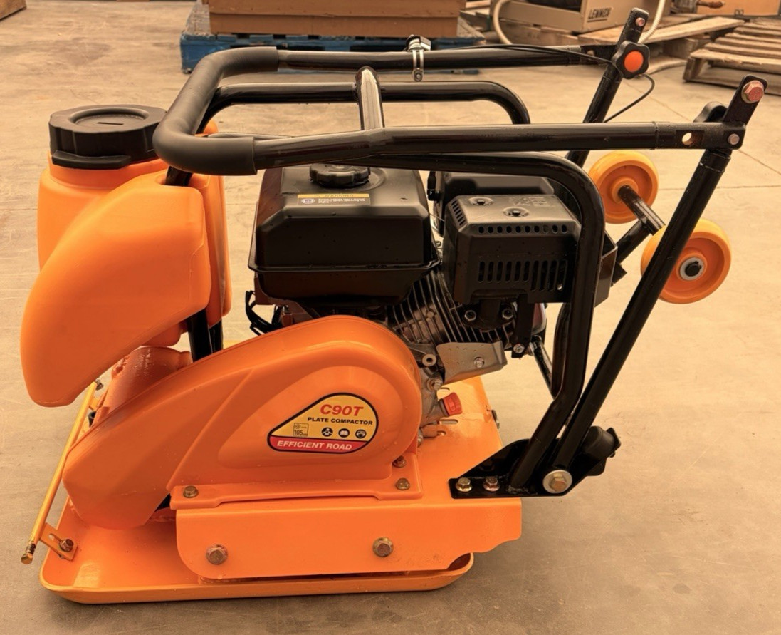 Walk Behind Road Plate Compactor 7.0HP Gas Engine Vibratory Tamper 20"x14" C90T