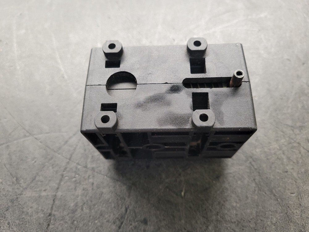 GE Model 1 BEKH Contactor.