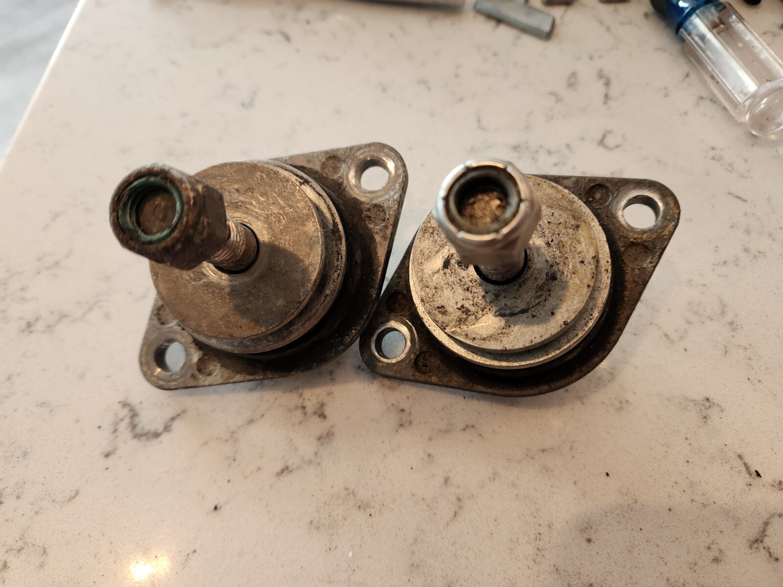 Volvo Penta DP-SM SX-M Rear Engine Mounts 3857439 PAIR OF MOUNTS