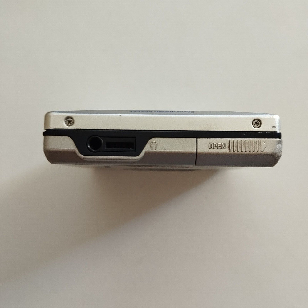 Sony MZ-E501 MD MiniDisc Walkman Only Player Silver Fully Working