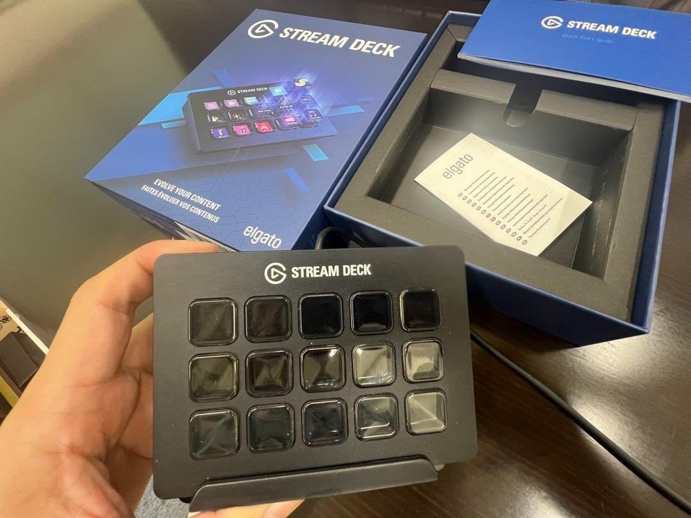 Elgato Stream Deck Live Content Creation Controller Black 15 Keys