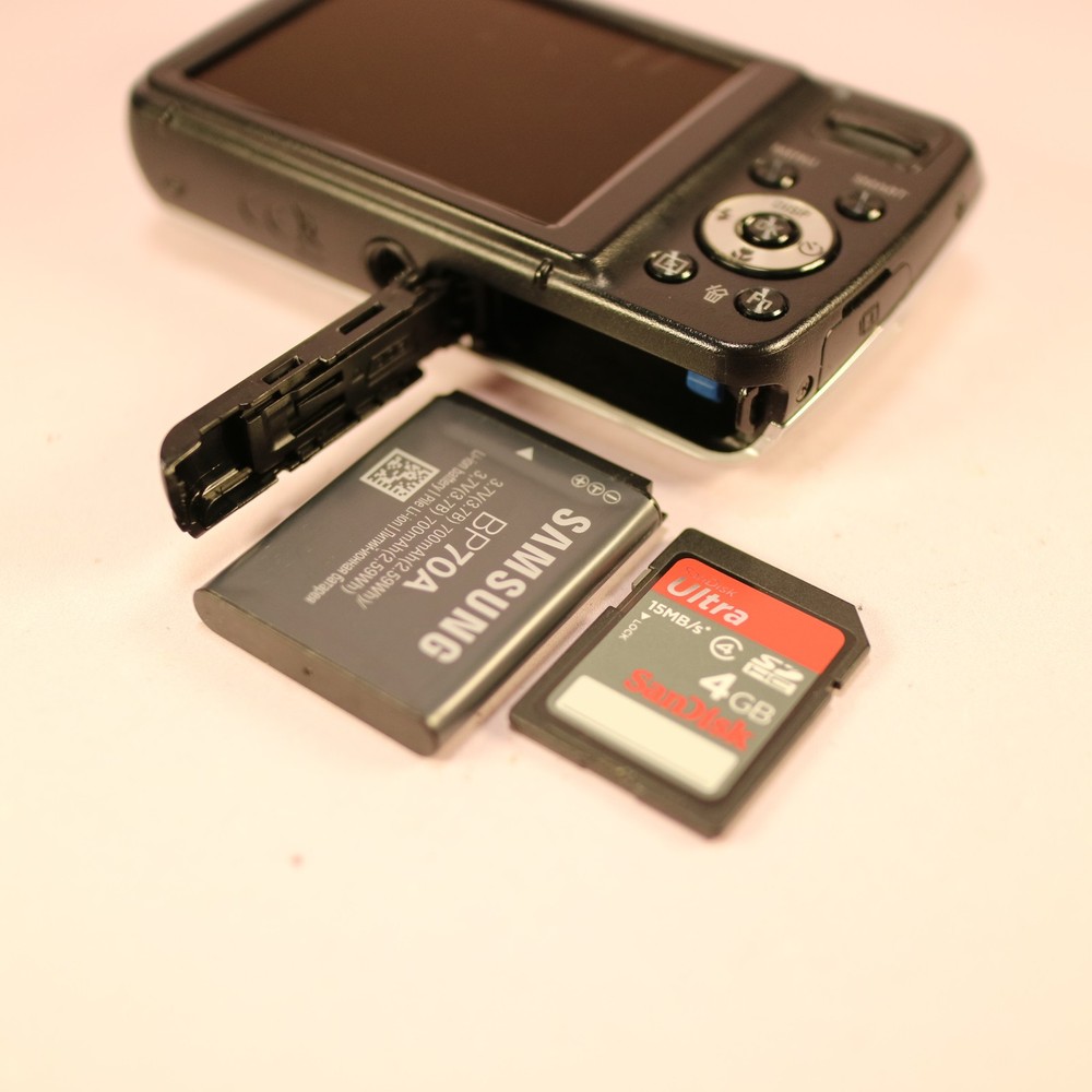 Samsung Digital Camera PL21 14.2MP Silver Tested *Read*