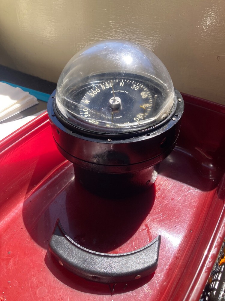 Ship-yacht compass