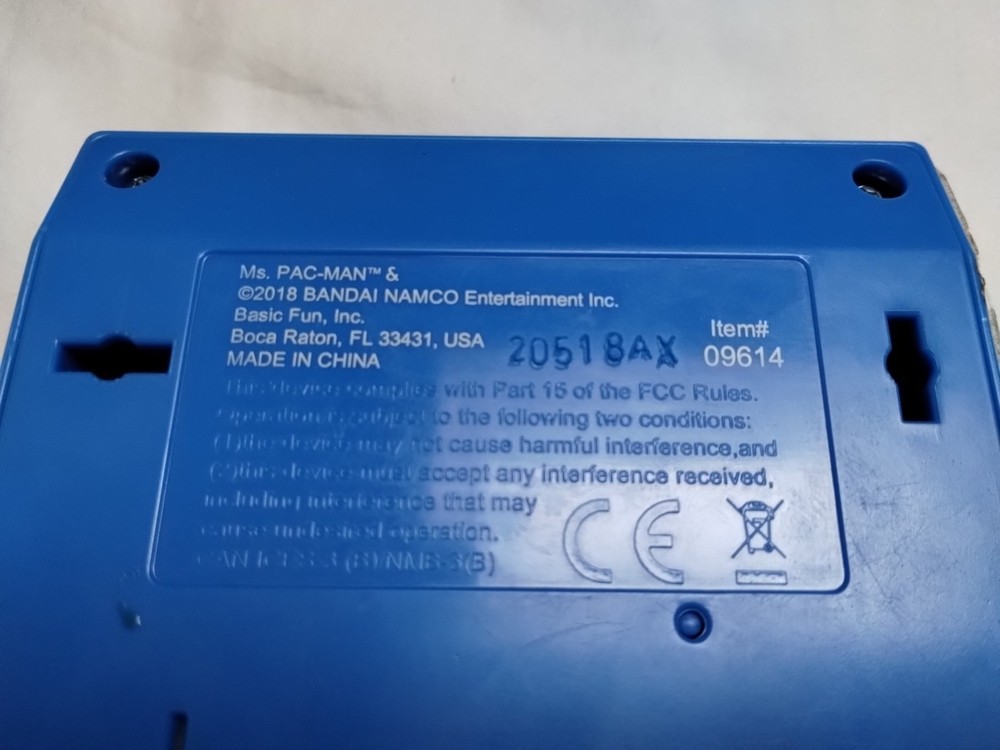 Mini Arcade Machine Featuring Ms. Pac-Man Unique 2018 (Batteries Included)