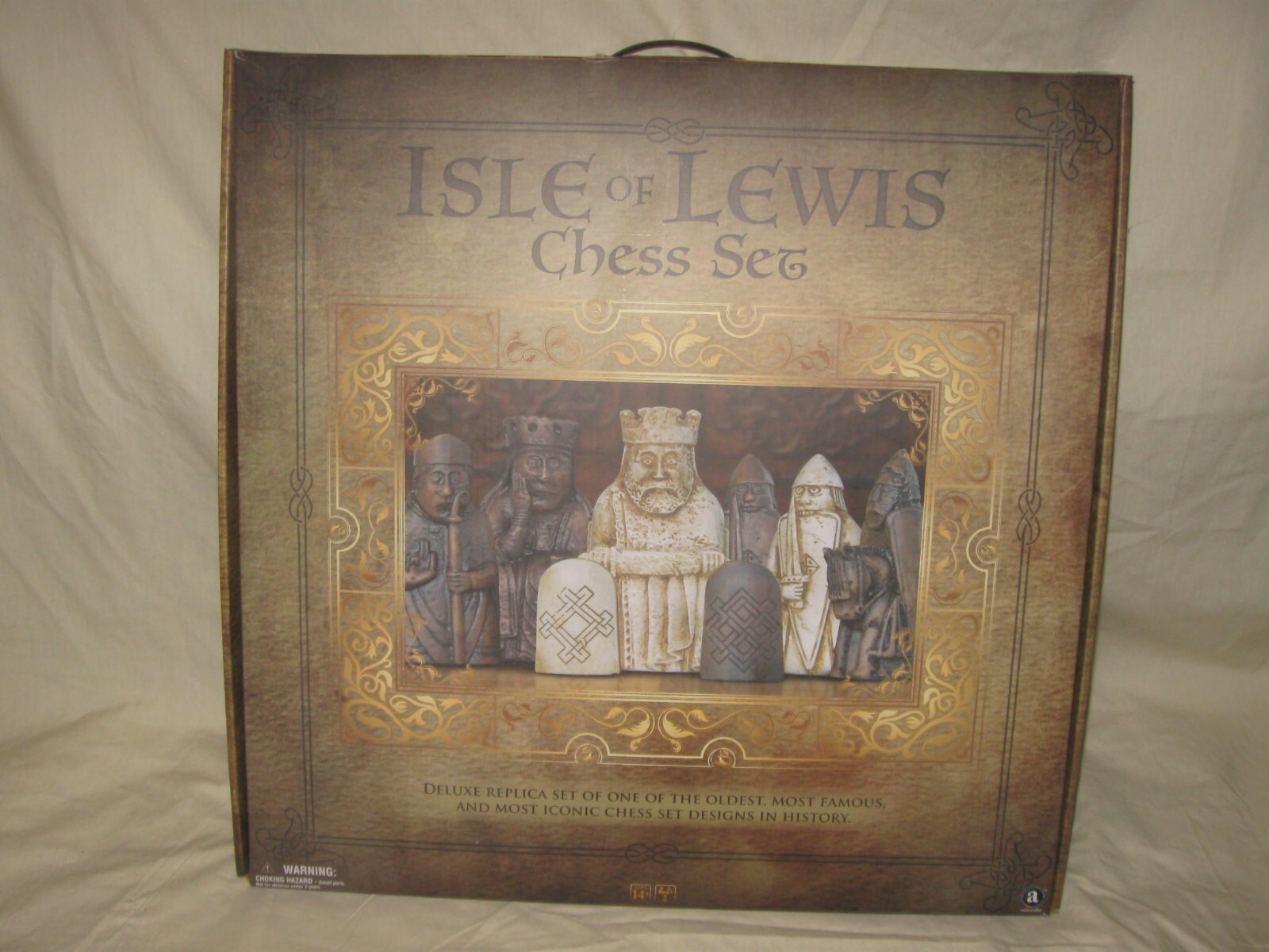 Brand New Isle Of Lewis Deluxe Replica Historic Large Chess Set Ambassador Games