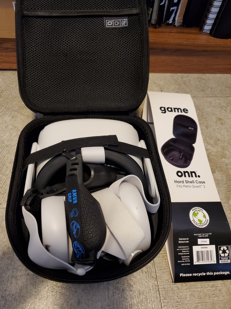 Game Onn Quest 2 Hard Shell Carrying Case