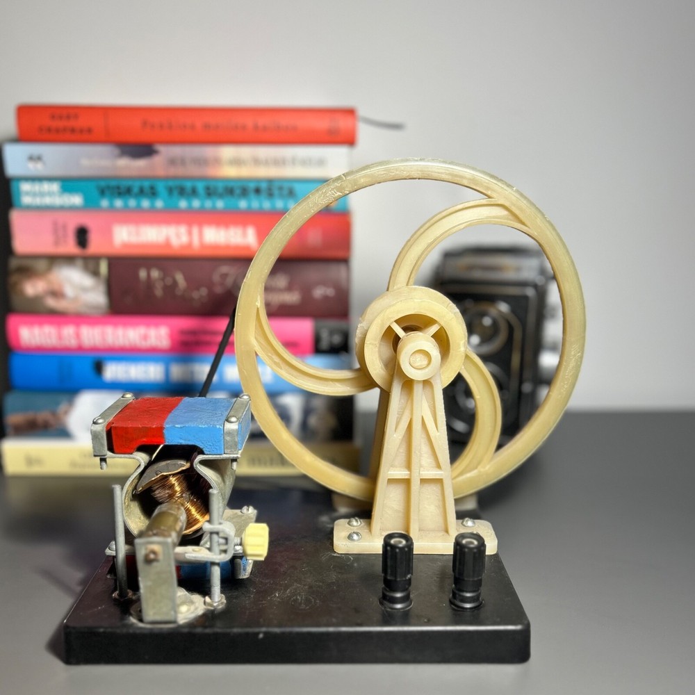 Vintage Soviet Union DC Motor Model – Educational Physics Demonstrator – Collect