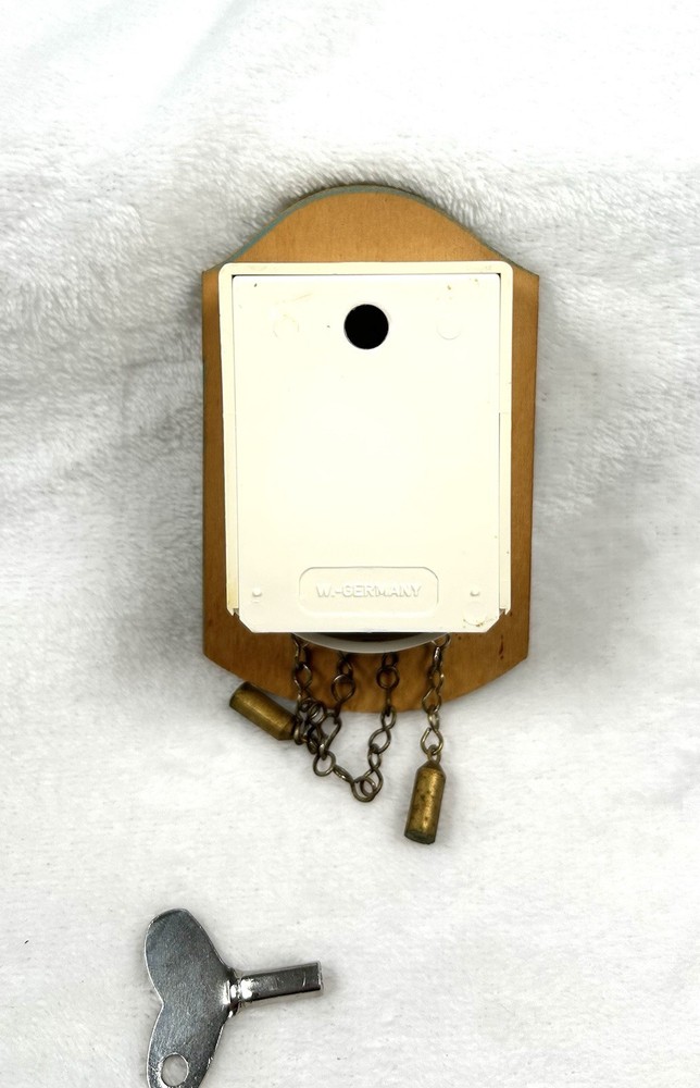 Vintage Dutch Windmill Clock- Includes Key, Missing Pendulum, Windmill Spins￼