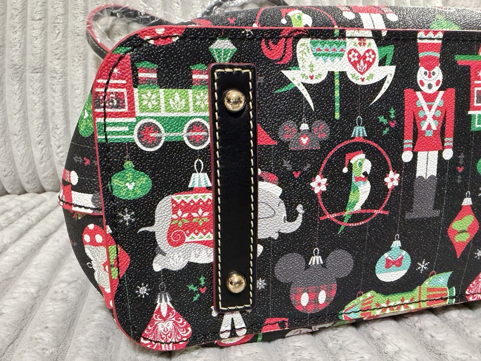 Dooney & Bourke Disney Holiday 2018 Mickey Minnie Large Zip Tote Bag Black