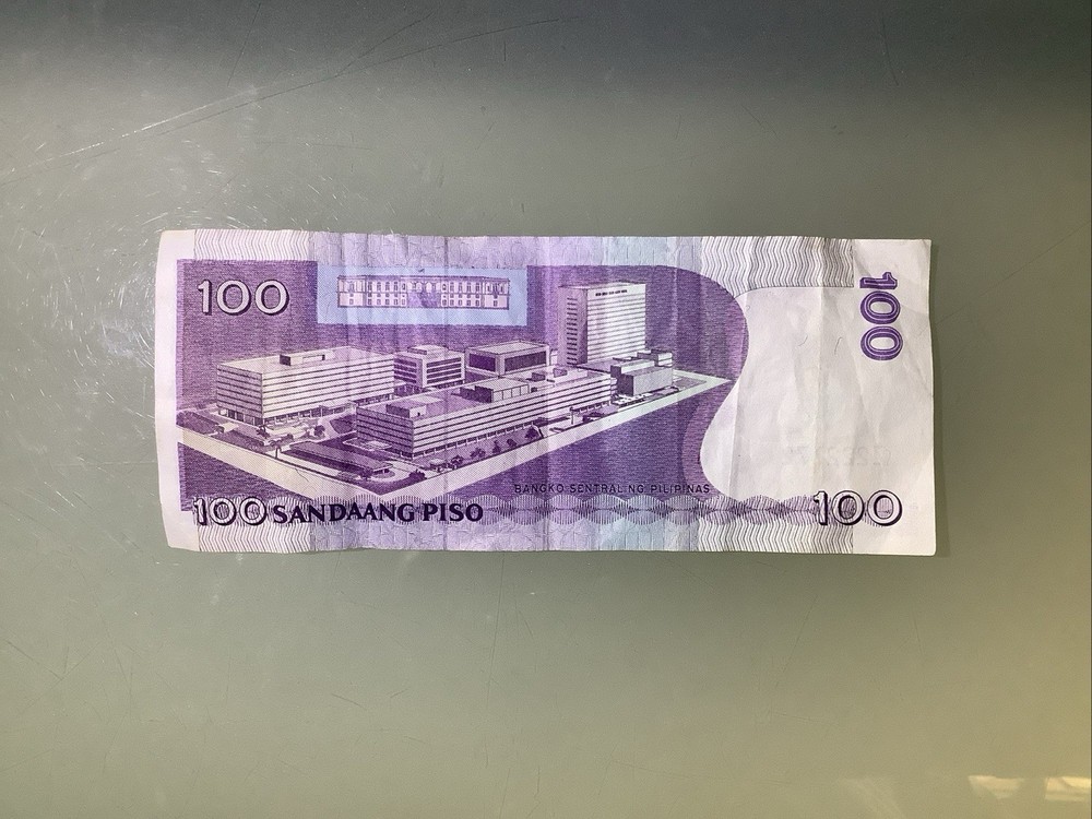 Philippines 100 Piso 2000 Circulated