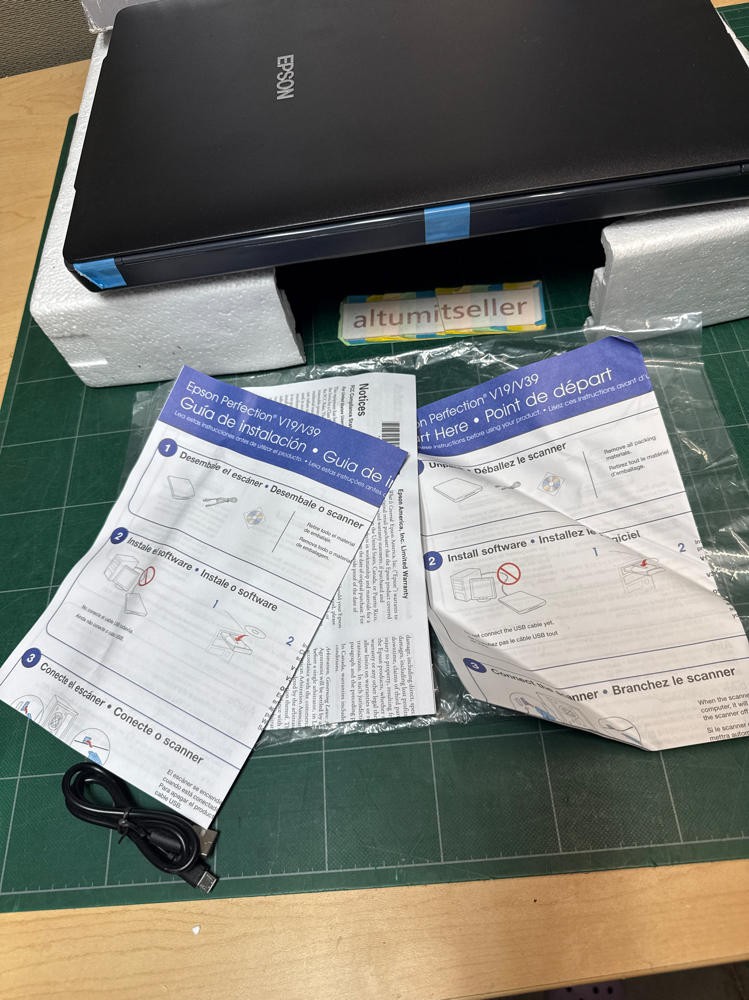 Epson Perfection V39 Photo Document Scanner USB Powered Flatbed Scanner BOX EUC