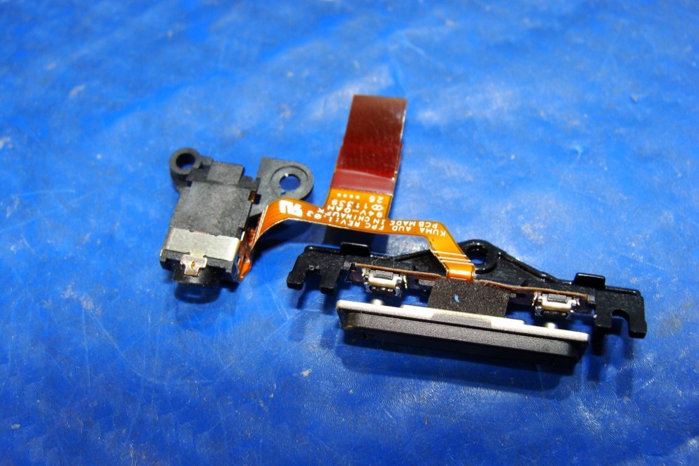 Microsoft Surface Pro 2 1601 10.6" Audio Jack Volume Button Board w/Cable ER*