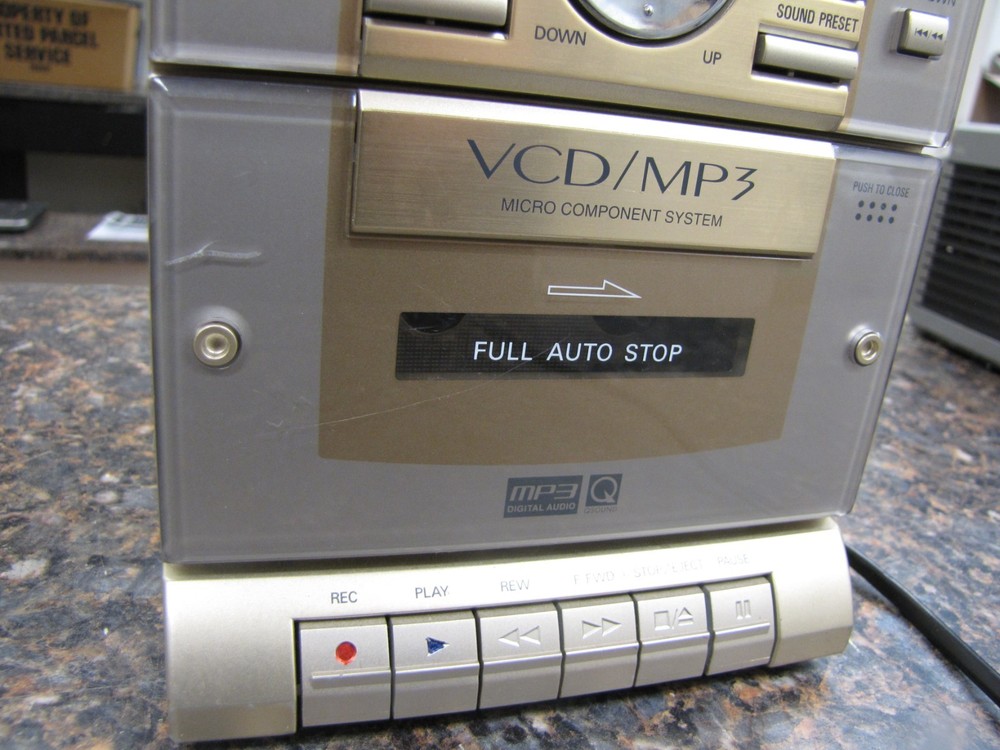 SANYO VCD/MP3 Audio System DC-DA170V Tape CD Tuner FM/AM Gold -No Speakers- MQ47