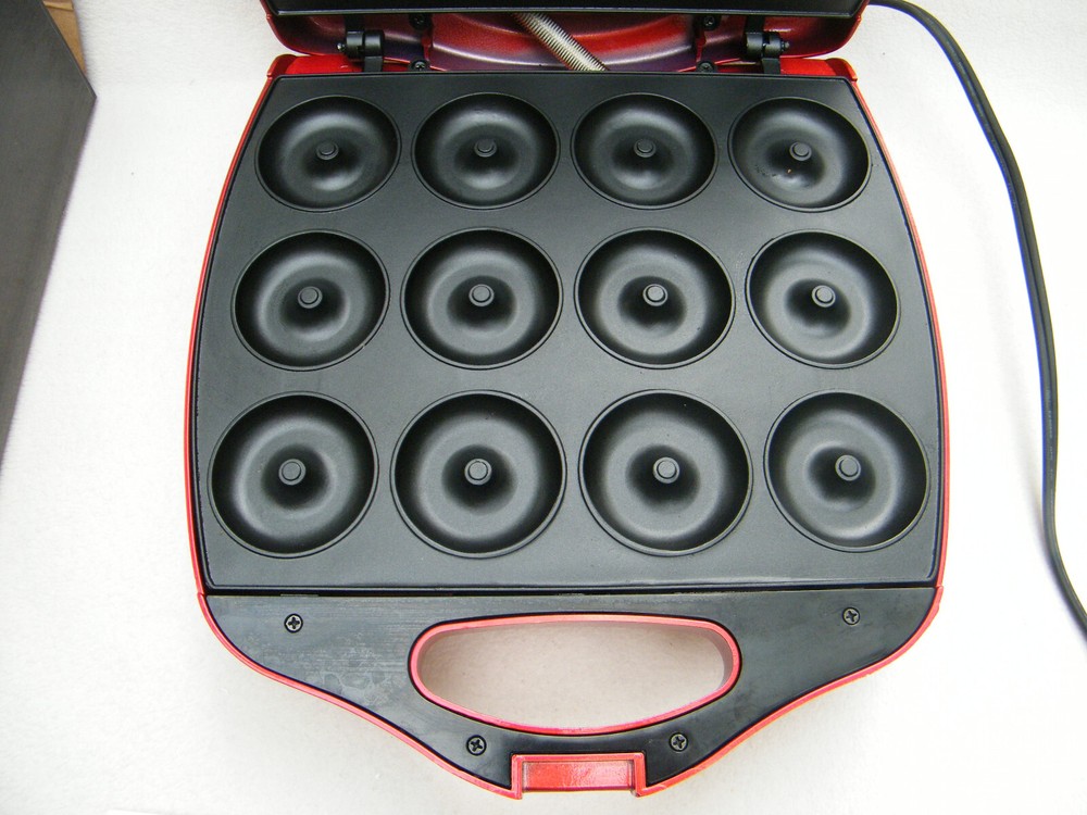 VonShef 12 Mini Doughnut Maker Donut Machine for Kid-Friendly Breakfast/Snacks
