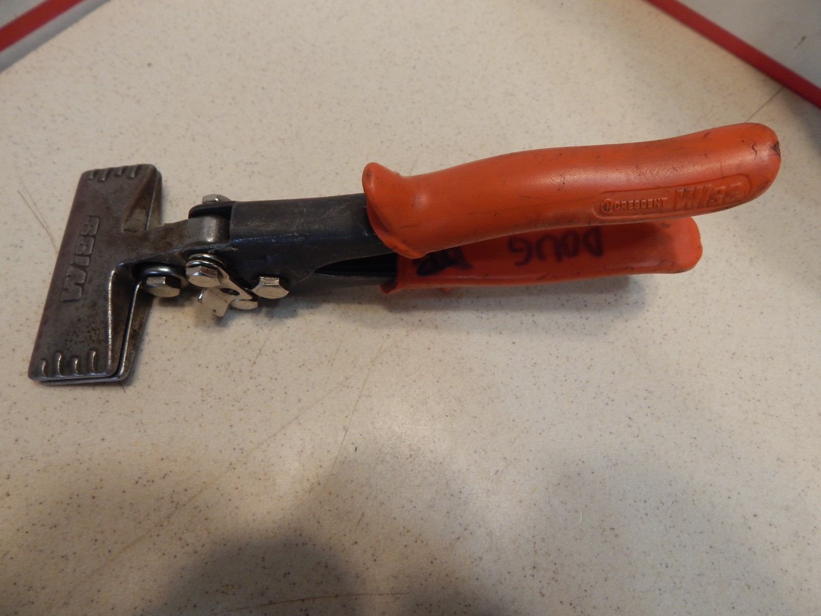 9 "CRESCENT WISS 3-1/4" HAND SEAMER 1-1/4" JAW WITH RED RUBBER GRIPS