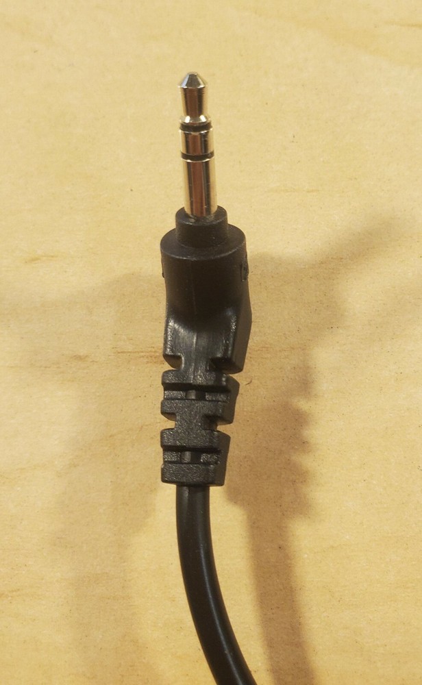 Scosche Tuneit FM Transmitter W/ Digital Display FM Stereo Flexible Neck