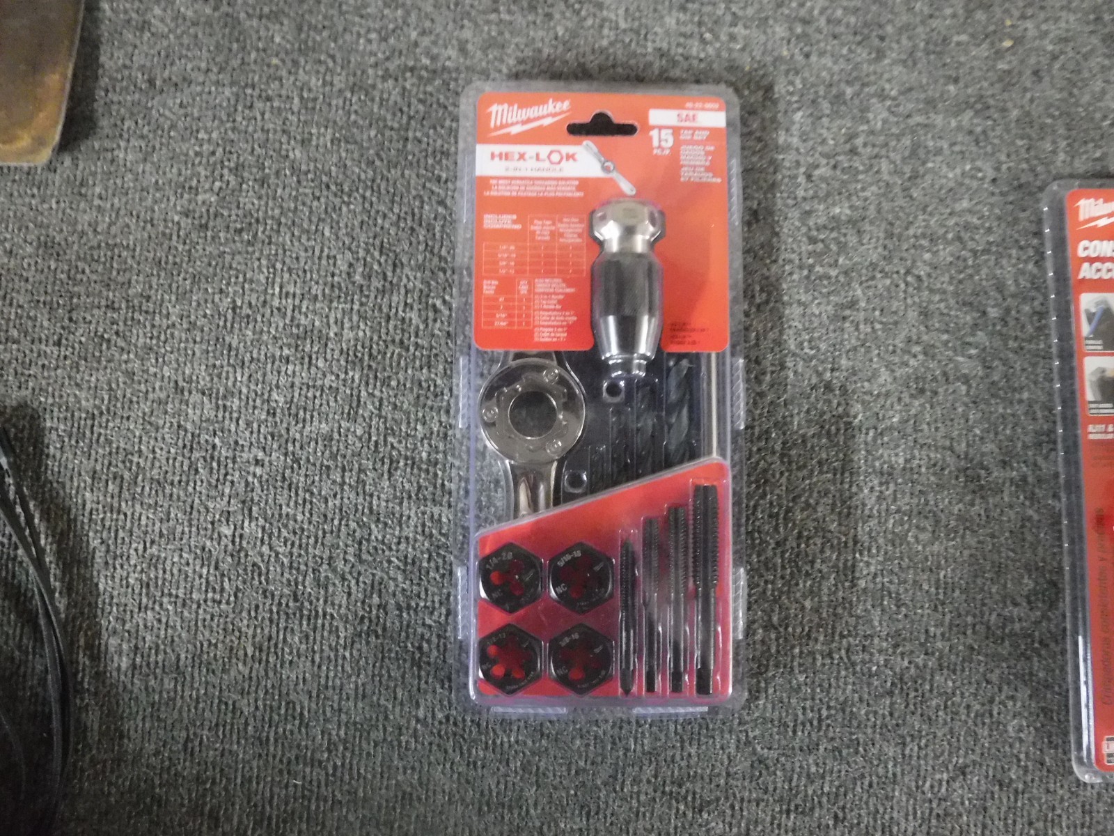 *NEW* Milwaukee SAE Tap and Die Set w/Hex-LOK 2-in-1 Handle 15-Piece 49-22-5602