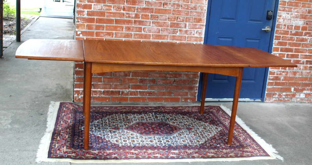 Mid Century Extended Leaf Dining Table