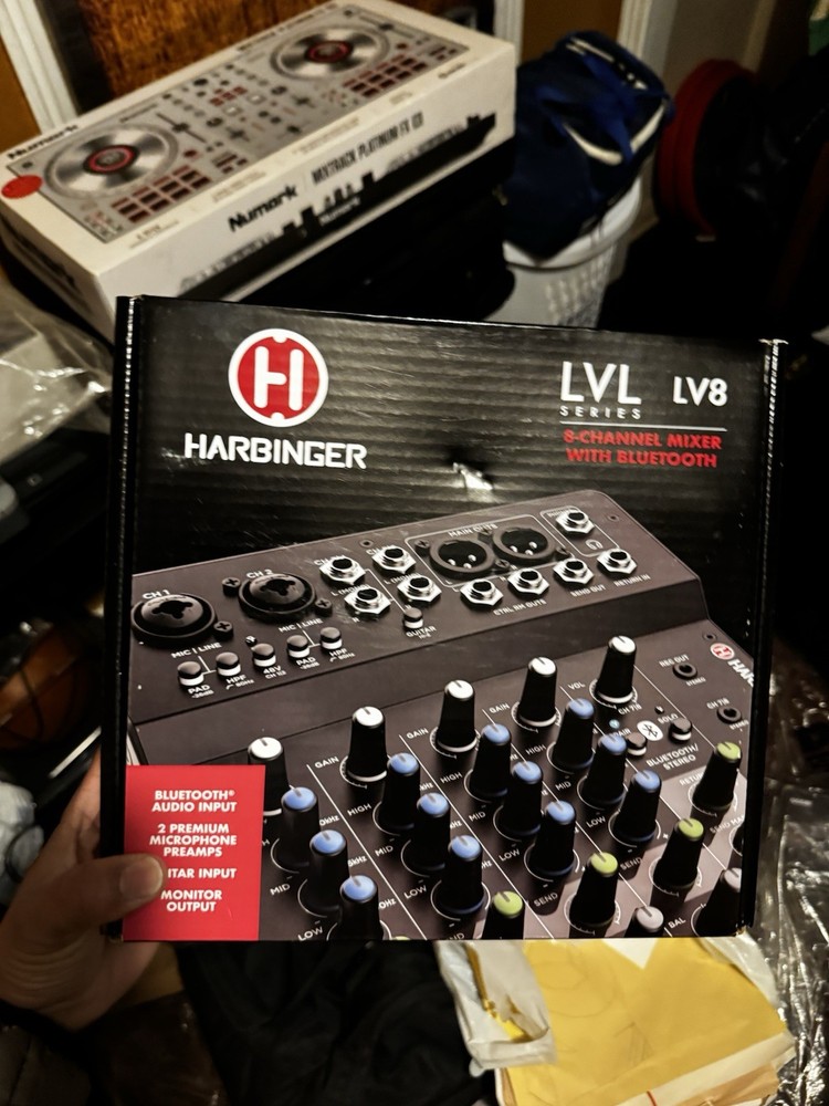 Complete DJ Setup – Speakers, Lights (GigBAR 2), Controller, Mixer + Mic – NEW