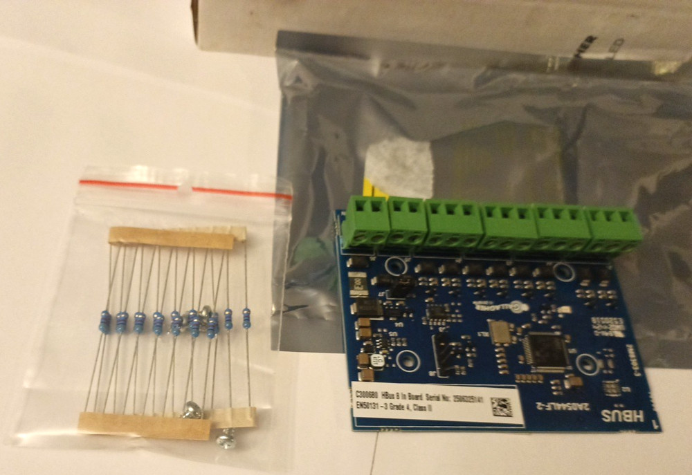 Gallagher C300680 HBUS 8 In Board - Open Box