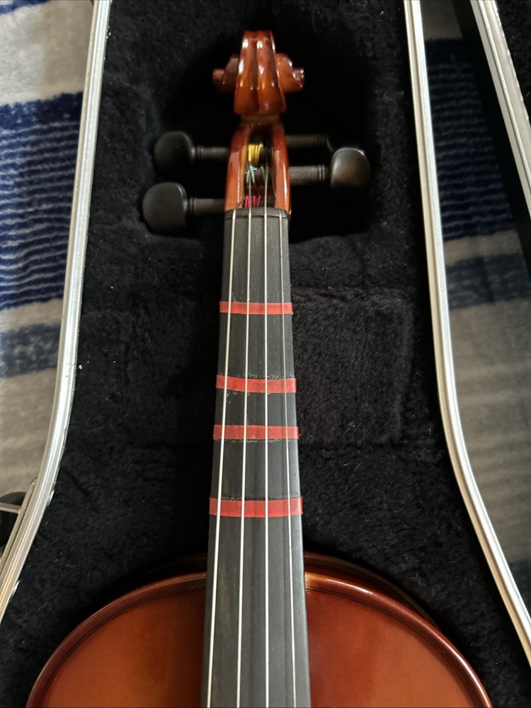 Cheryl & Roth R101E4 4/4 Student Model Violin