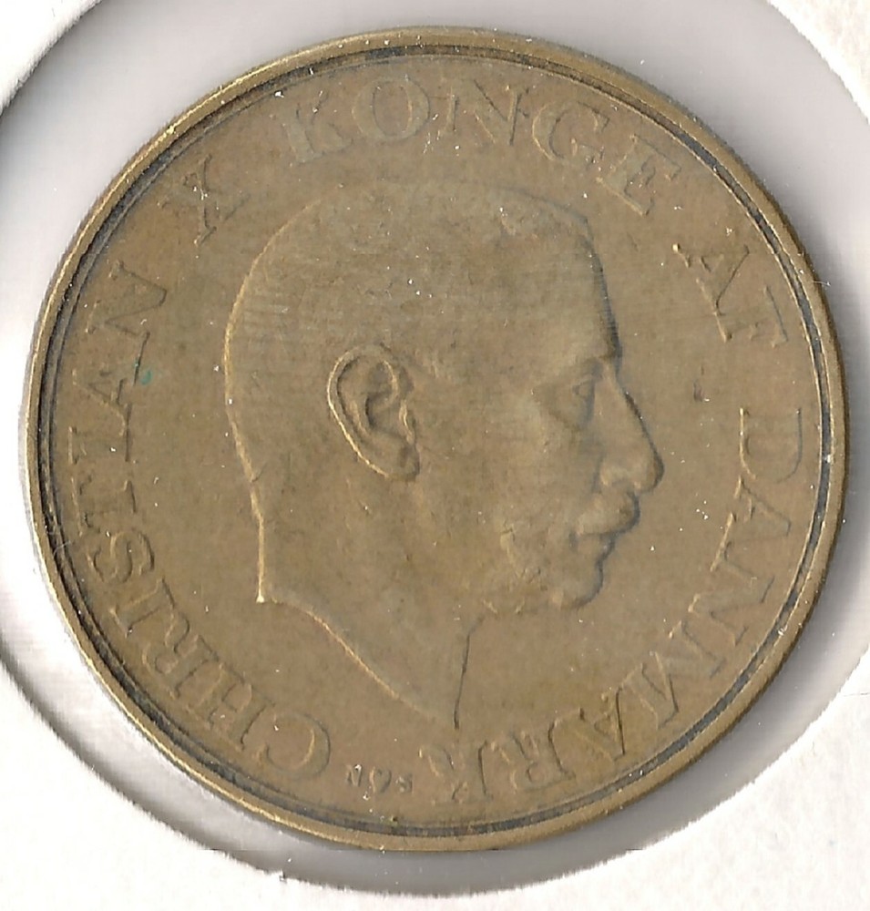Coin Denmark 1 Krone 1946 KM835