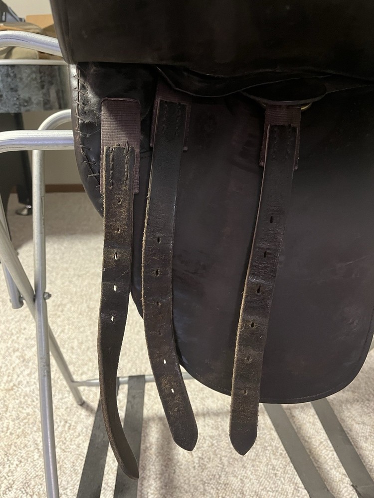 21” Windsor Cutback Saddle Black