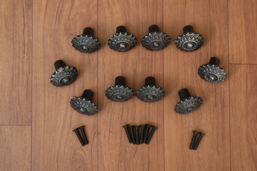Vintage Old cast iron cabinet drawer Flower door knobs handle pull rustic 10 pcs
