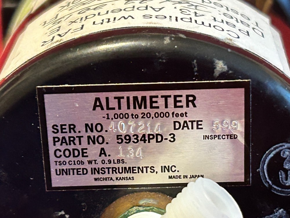 UNITED INSTRUMENTS ALTIMETER P/N 5934PD-3 CODE A.134