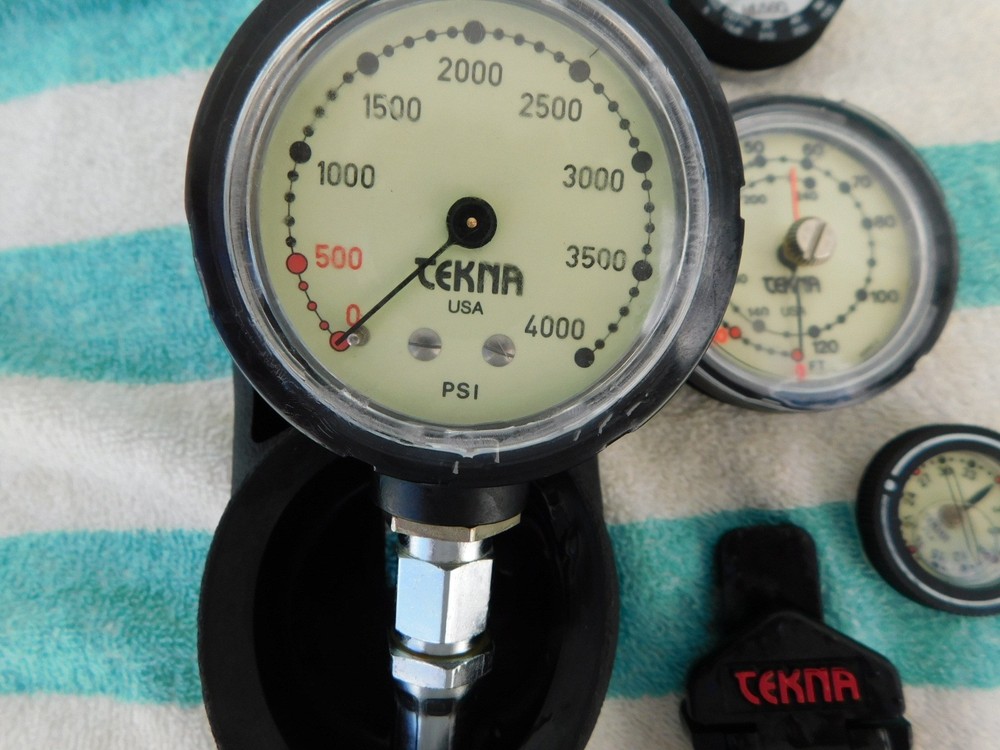 TEKNA Console Excellent, late model ( read all details )