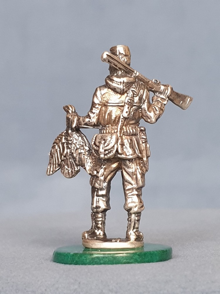 Hunter. Rifle. Game. Sterling silver 925. Height 45 мм.