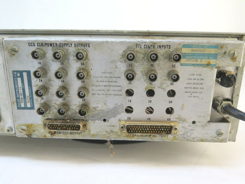 Tektronix TM506 Chassis /W Option 2 and Five PI - 702 modules