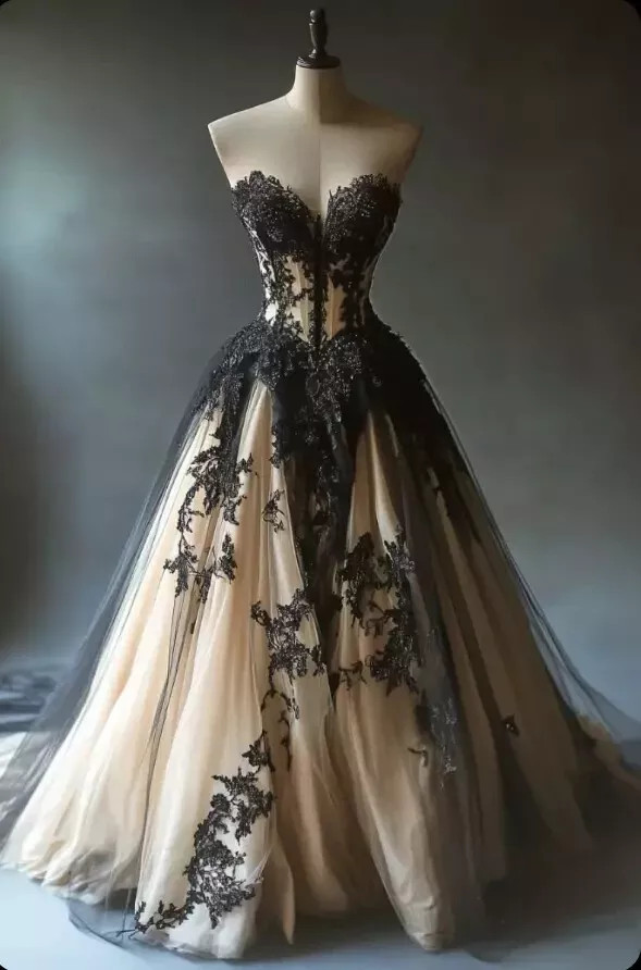 Gothic Champagne Wedding Dresses Black Lace Sweetheart A Line Bridal Gowns