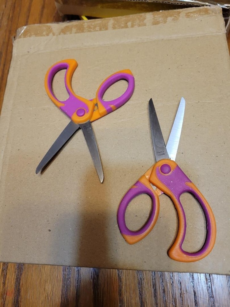 5 1/2 Westcott all purpose soft handle scissors