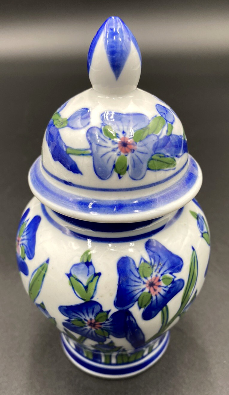 Chinese Porcelain Ginger Jar, Cobalt & Light Blue Irises, 6.5" with Lid, MINT