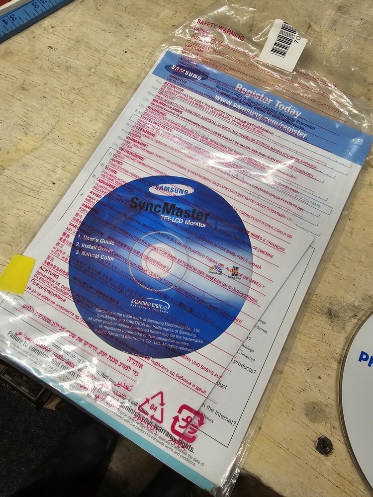 SyncMaster TFT-LCD Monitior Disc Samsung Digital